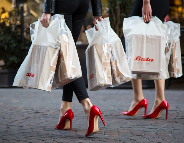 Bata presenta le scarpe con tacco alto Insolia