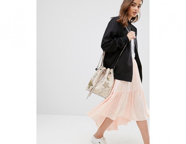 Borse a secchiello: i modelli più chic per la primavera - Tu Style