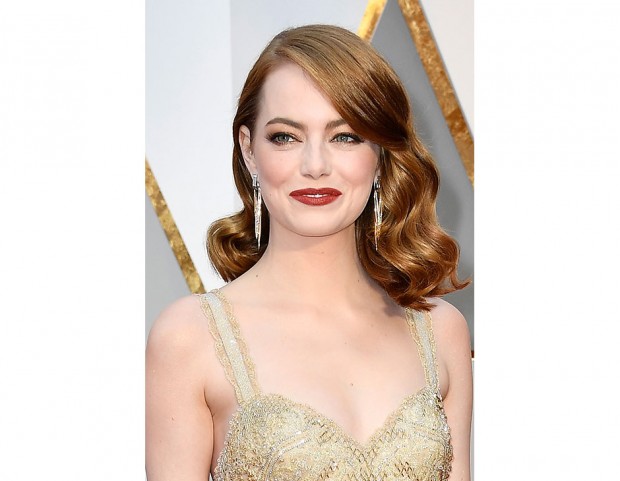 Il long bob con onde in stile vintage per il look da Oscar di Emma Stone. (Photo credit: Getty Images)