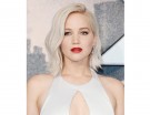 Flat waves sul caschetto platino di Jennifer Lawrence. (Photo credit: Getty Images)