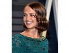 Flat waves di ispirazione vintage per il bob di Alicia Vikander. (Photo credit: Getty Images)