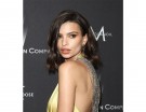 Emily Ratajkowski prova le flat waves su un long bob. (Photo credit: Getty Images)