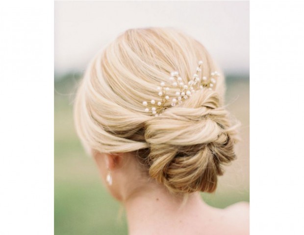 Chignon morbido e prezioso. (Photo credit: Pinterest @MODwedding)