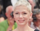 Bellissimo il pixie cut super corto e color ghiaccio di Michelle Williams. (Photo credit: Getty Images)