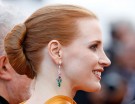 Banana bun di gran classe con i capelli tirati per Jessica Chastain. (Photo credit: Getty Images)