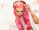 Amber Le Bon, figlia del cantante dei Duran Duran, ha scelto i capelli rosa in una tonalità accesa. (Photo credit: Getty Images)