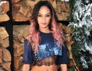 Il millennial pink è bellissimo anche sui capelli scuri di Joan Smalls. (Photo credit: Getty Images)