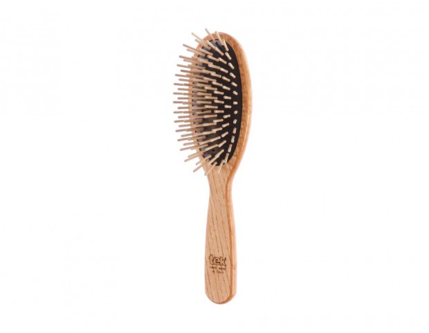Una spazzola naturale, come quelle di Tek, ha effetto anti statico ed elimina meglio le impurità.