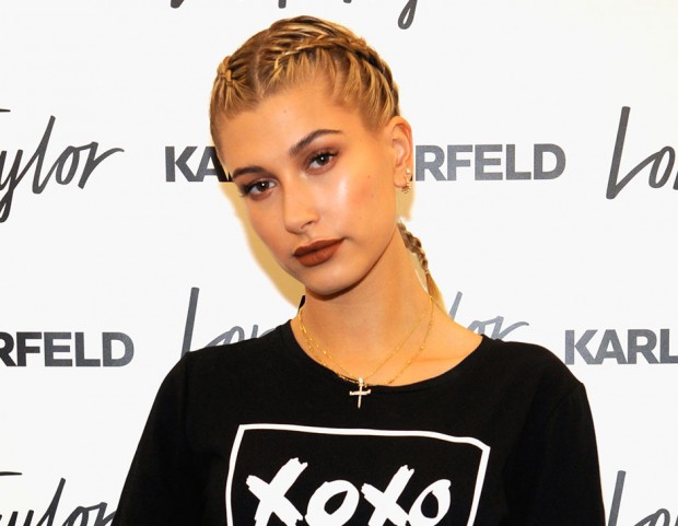 Le treccine anti caldo di Hailey Baldwin