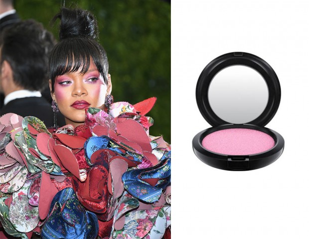 Ispirati a Rihanna e osa con la Iridiscent Powder Justine Skye di MAC Cosmetics. (Photo credit: Getty Images)
