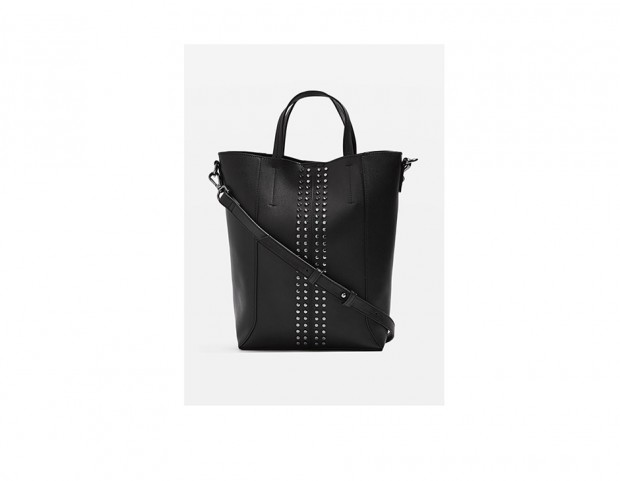 Tote bag di pelle con le borchie