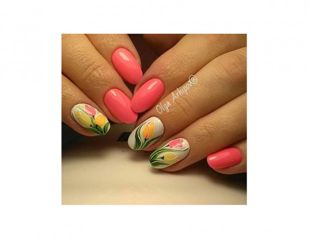 Nail art corallo e tulipani. (Photo credit: Pinterest m.vk.com)
