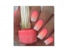 Ombré nails con finish opaco. (Photo credit: @badgirlnails)