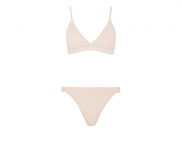 Bikini a triangolo nude