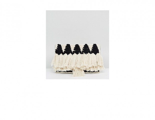 Pochette di paglia con nappe