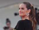 Coda alta in stile casual anche per Izabel Goulart. (Photo credit: Getty Images)