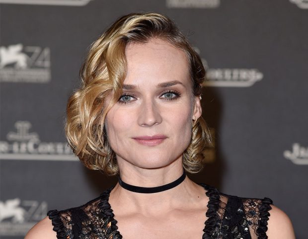 Diane Kruger ha optato per un wob corto alla mascella, con boccoli definiti. (Photo credit: Getty Images)