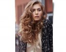 Capelli lunghi – boccoli e volume (Photo credit: Indola)
