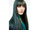 Capelli lunghi – styling liscio e frangia (Photo credit: Aveda)
