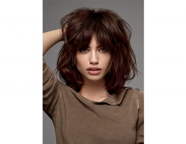 Frangia a tendina e volume. (Photo credit: Goldwell)