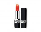 Un rossetto duo che, miscelato, permette di ottenere un effetto metallico