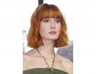 Capelli medi: caschetto lungo e pari con frangia.