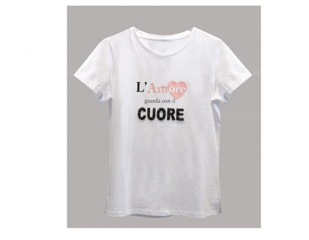 T-shirt con messaggio d’amore