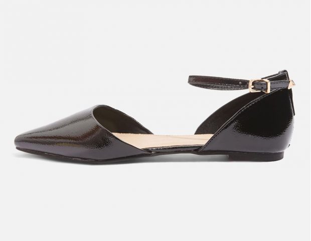 Ballerine in vernice con cinturino