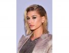 Wet look e blunt cut per Hailey Baldwin.  (Photo credit: Getty Images)