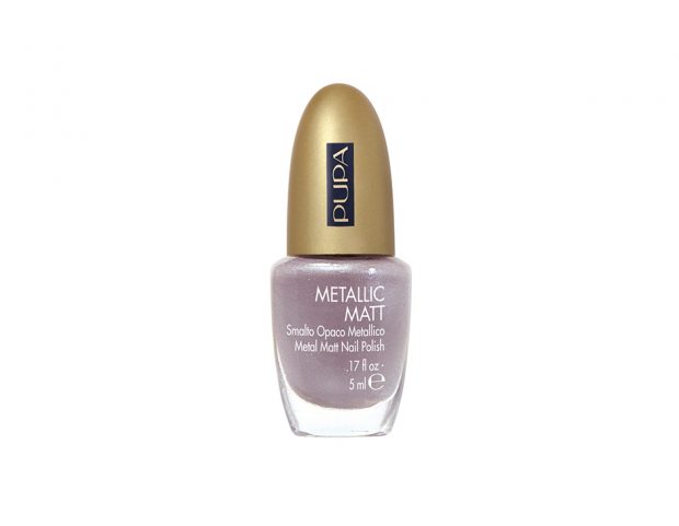 Metallic Matt, è uno smalto che regala colore pieno, intenso e un inedito effetto matt perlescente