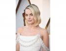 Look super chic per Margot Robbie. (Photo credit: Getty Images)