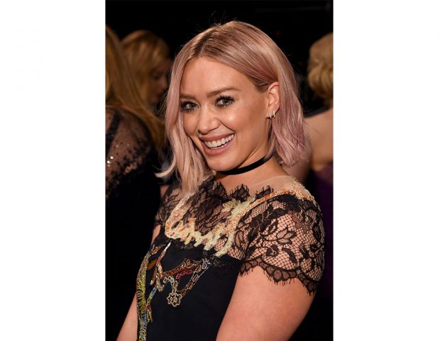 Hilary Duff e i capelli rose gold. (Photo credit: Getty Images)