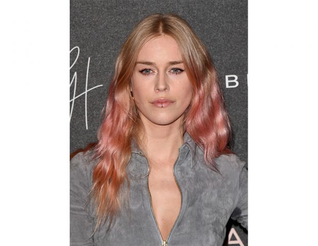 Rose gold sfumato per Lady Mary Charteris. (Photo credit: Getty Images)