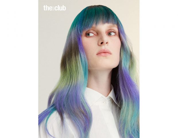 Capelli lunghi con frangia e ondulatura naturale. (Photo credit: Wella)