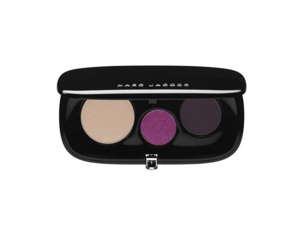 Per creare uno smokey eyes sui toni del viola