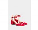Scarpa con tacco in vernice rossa