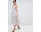 Abito in tulle con spalline decorate