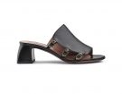 Mules in pelle con cinturini