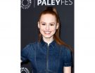 Un look da brava ragazza per l’attrice Madelaine Petsch. (Photo credit: Getty Images)