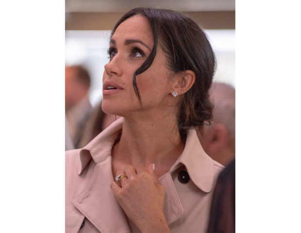 Il messy bun di Meghan Markle. (Photo credit: Getty Images)