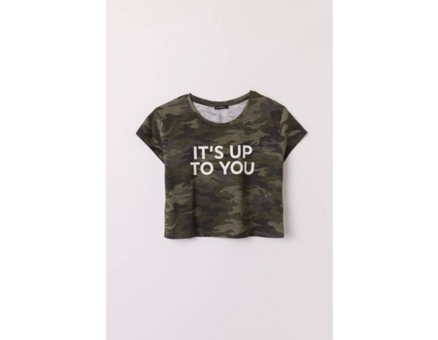 T-shirt crop mimetica