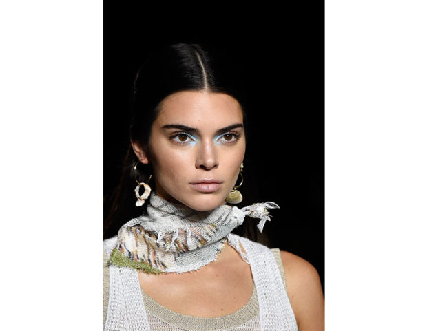 Colori pastello e glitter da Missoni. Hair by Anthony Turner per Moroccanoil, make up by Lynsey Alexander per MAC Cosmetics. Photo credit: Mondadori Photo. Colori pastello e glitter da Missoni. Hair by Anthony Turner per Moroccanoil, make up by Lynsey Alexander per MAC Cosmetics. Photo credit: Mondadori Photo.