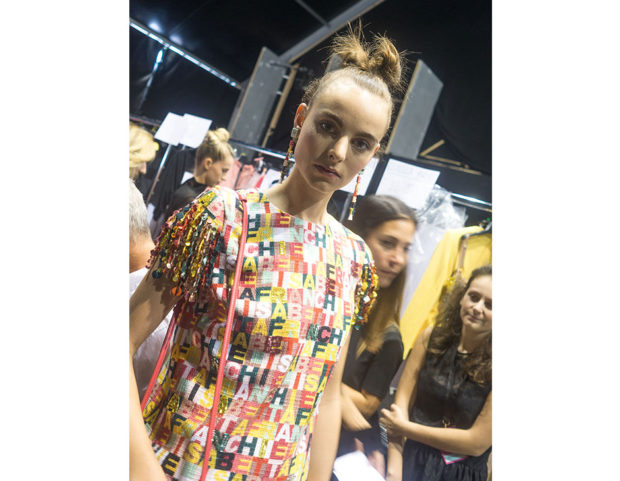 Doppio messy bun da Elisabetta Franchi. Hair by Franco Gobbi per ghd. Photo credit: Francesca Merlo Doppio messy bun da Elisabetta Franchi. Hair by Franco Gobbi per ghd. Photo credit: Francesca Merlo