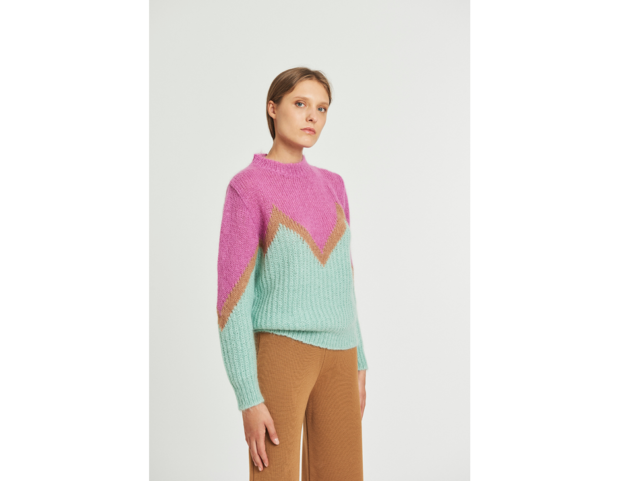 Pullover in mohair con intarsio zig zag