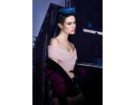 Taglio sidecut e sfumature blu. Photo credit: Davines