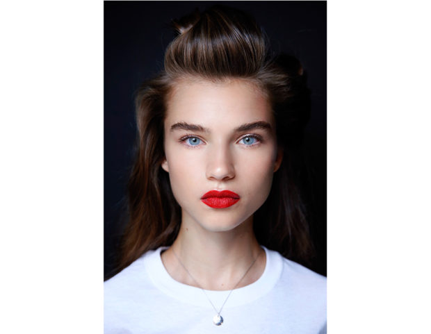 Rossetto rosso fuoco, ad altissimo impatto.