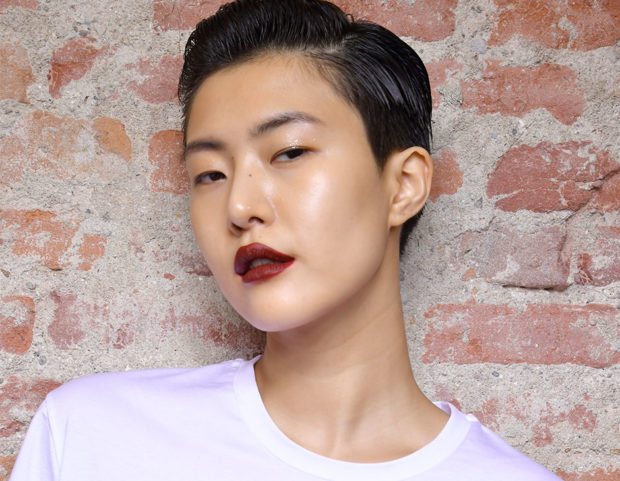 Strobing look con labbra scure
