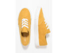 Sneakers basse di velluto a costine