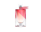 Intorno all’accordo di peonia, le note di sandalo e patchouli,