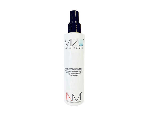 Grazie all’effetto lifting dona splendore e vitalità ai capelli